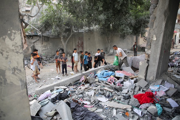 Israel Intensifies Airstrikes on Gaza's Rafah before Ground Operation