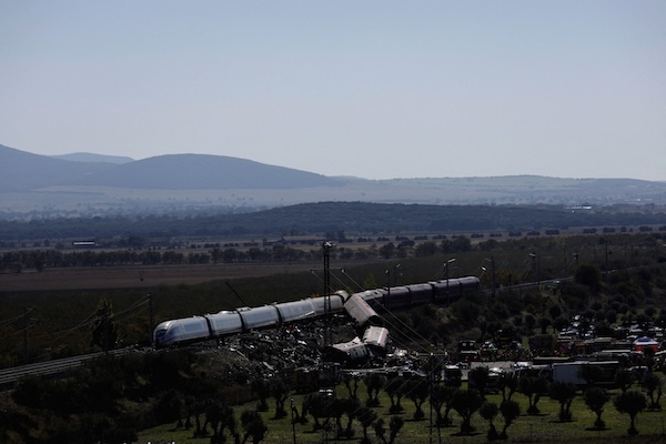 Spanish Rescuers Search Trains in Hope of Finding Survivors of Deadly Crash