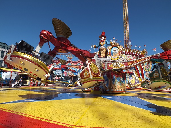 Stemm Vun Der Strooss Organises Outing to the Schueberfouer for the ...